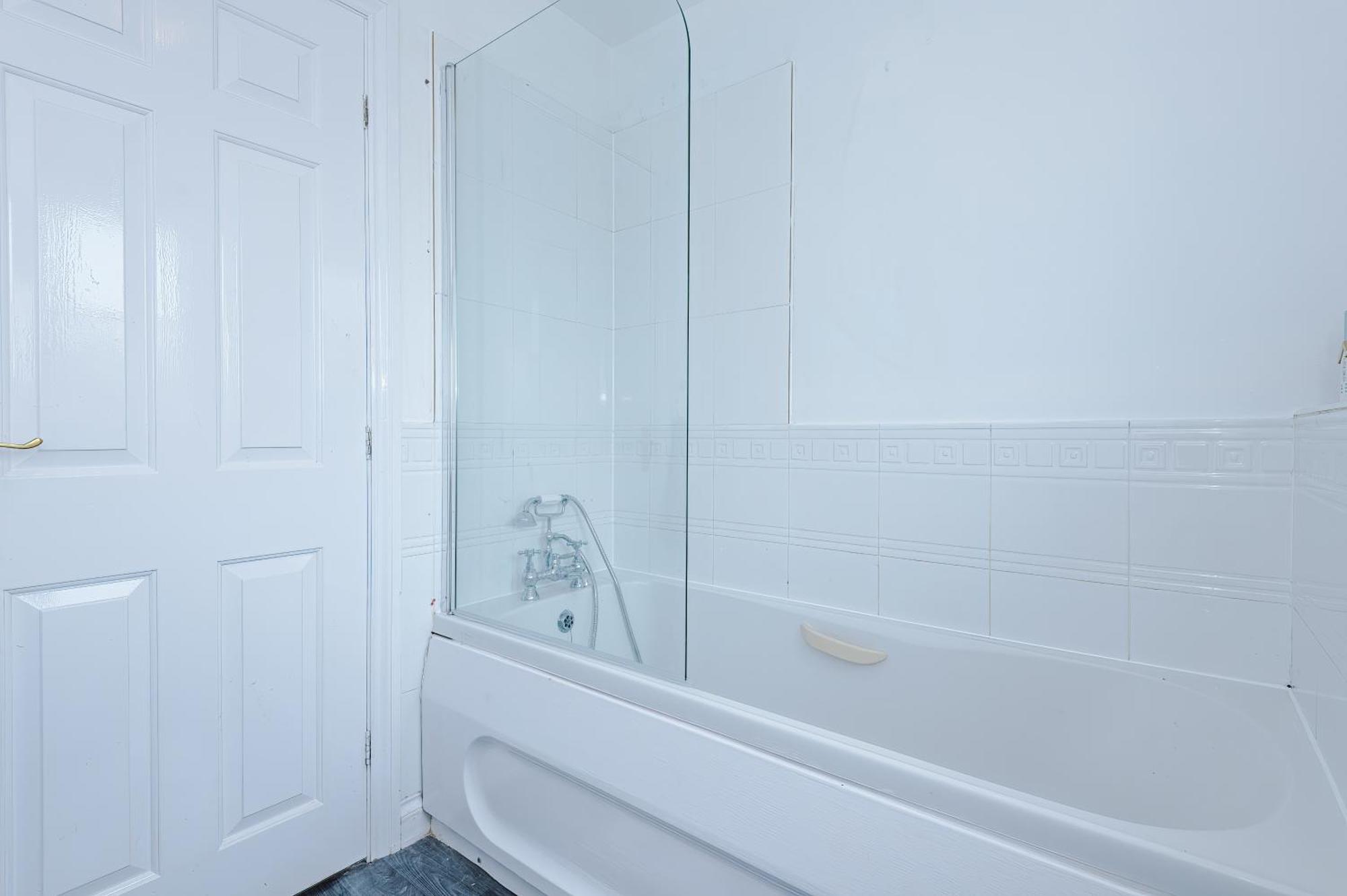 Beach Retreat With Hot Tub Sleeps 8 Prestatyn Exterior photo