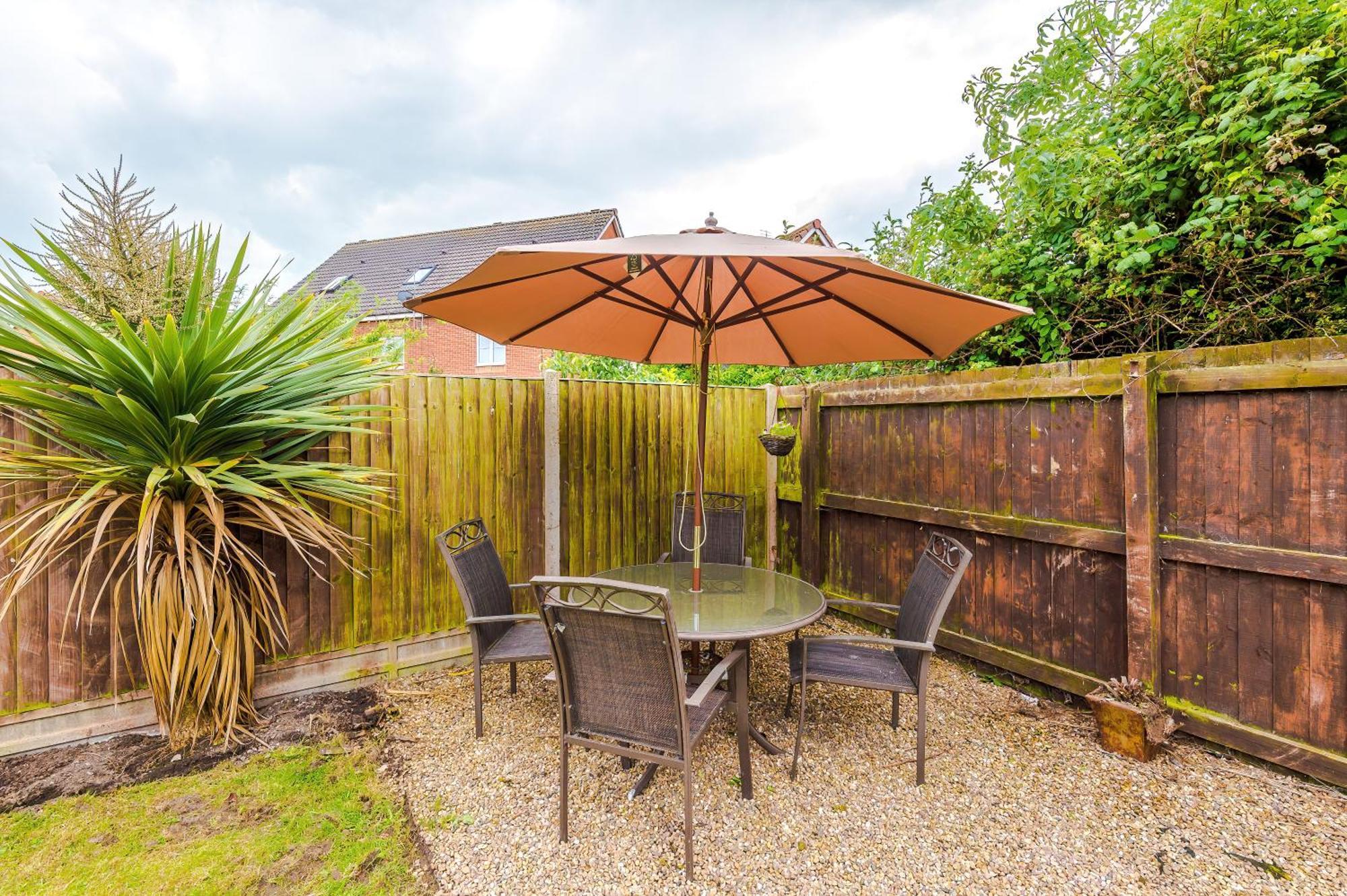 Beach Retreat With Hot Tub Sleeps 8 Prestatyn Exterior photo