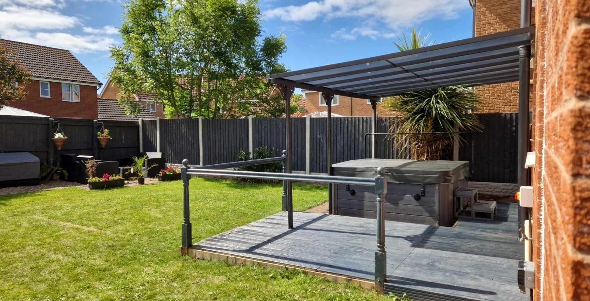 Beach Retreat With Hot Tub Sleeps 8 Prestatyn Exterior photo